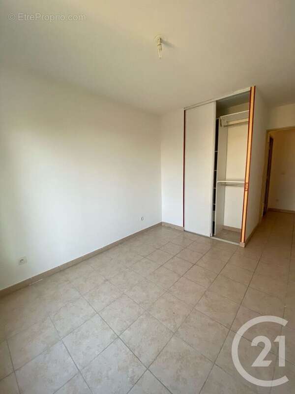 Appartement à MARSEILLE-4E