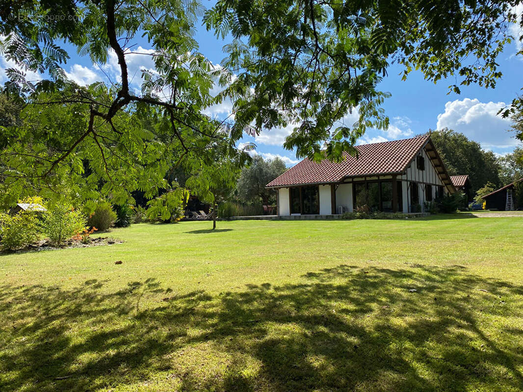 Maison à RION-DES-LANDES