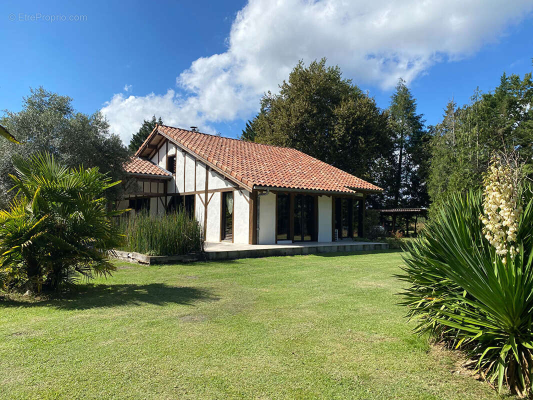 Maison à RION-DES-LANDES