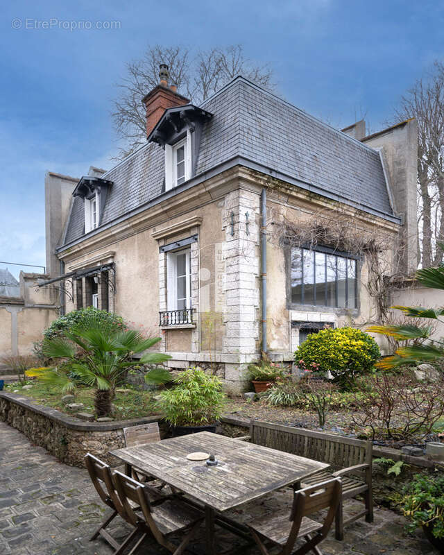 Maison à FONTAINEBLEAU