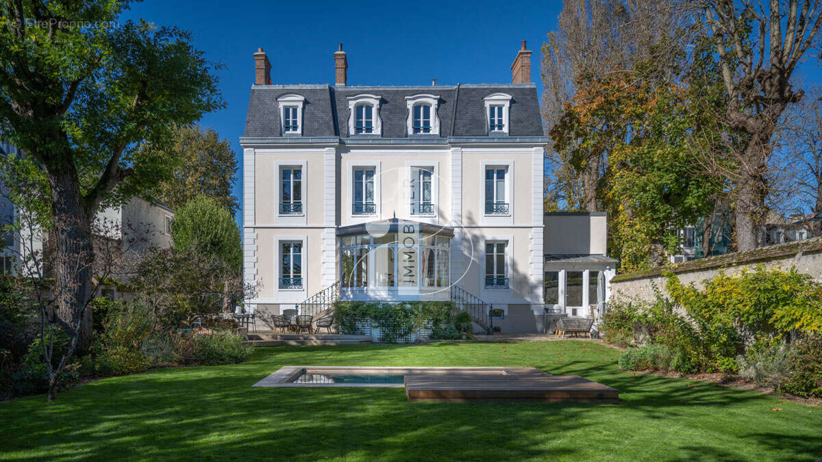 Maison à FONTAINEBLEAU