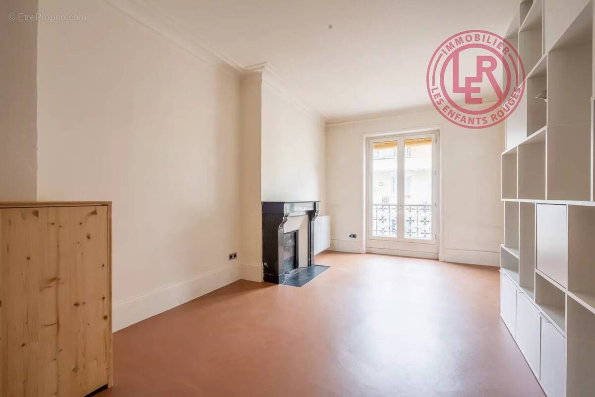 Appartement à PARIS-11E