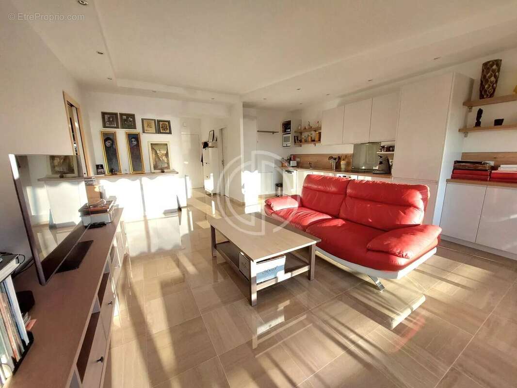 Appartement à VILLENEUVE-LOUBET