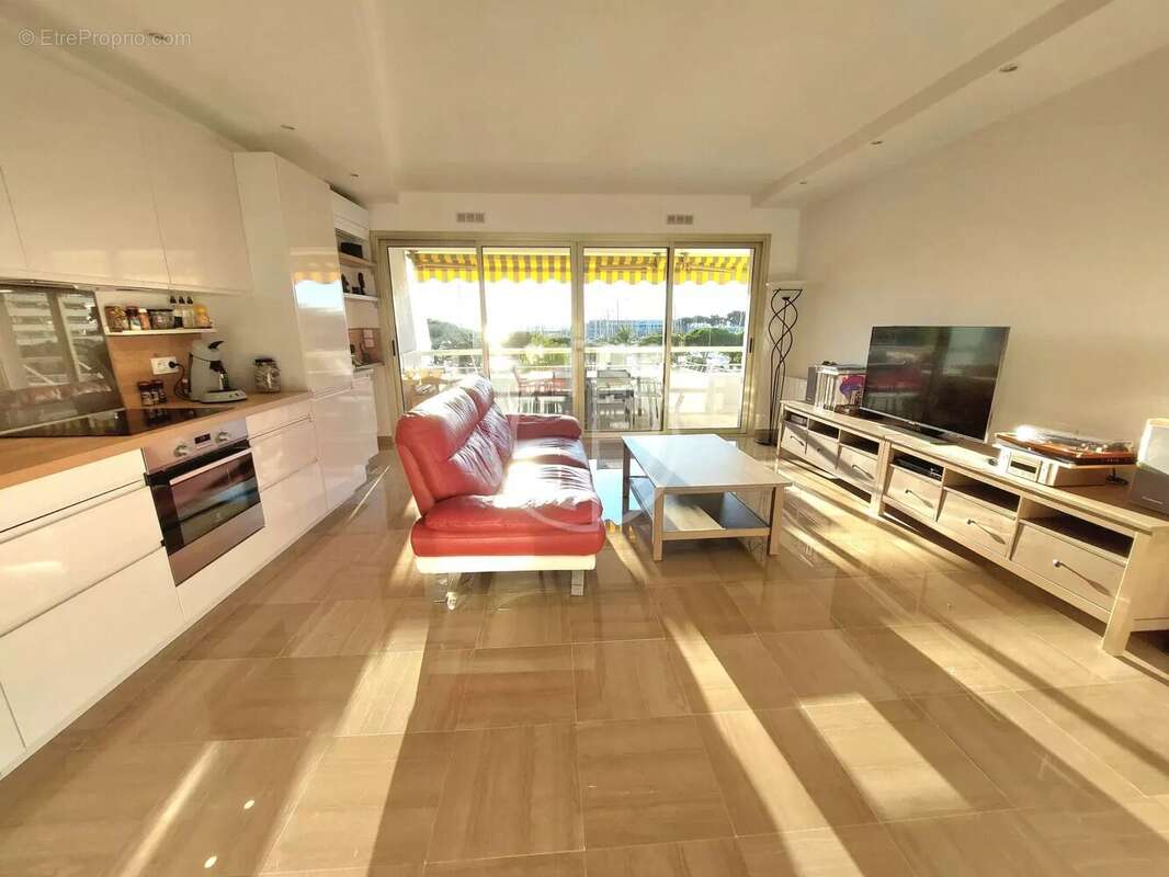 Appartement à VILLENEUVE-LOUBET