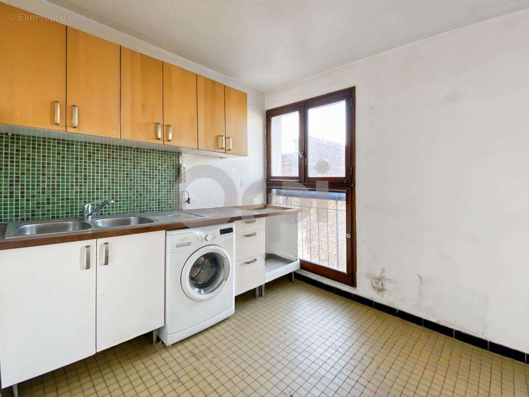 Appartement à PARIS-20E