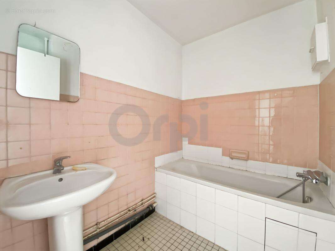 Appartement à PARIS-20E