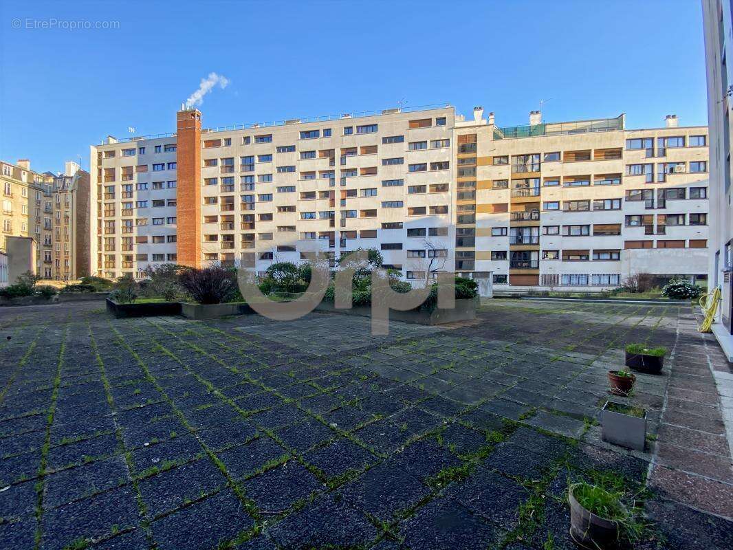 Appartement à PARIS-20E