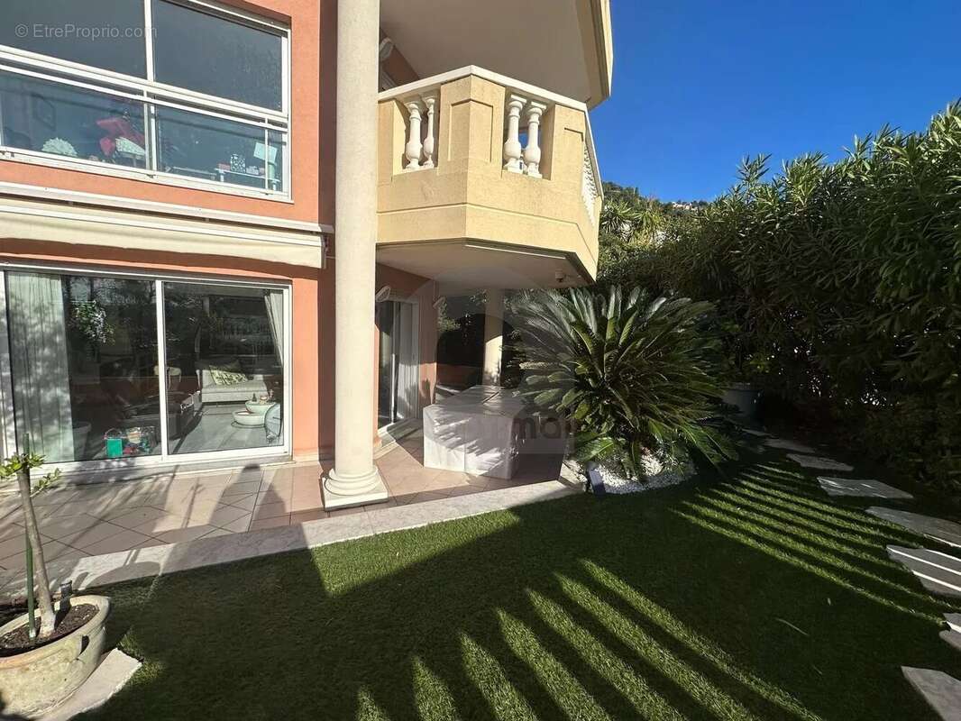 Appartement à ROQUEBRUNE-CAP-MARTIN