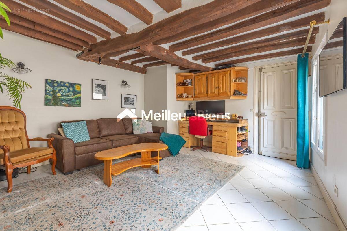 Appartement à PARIS-1E