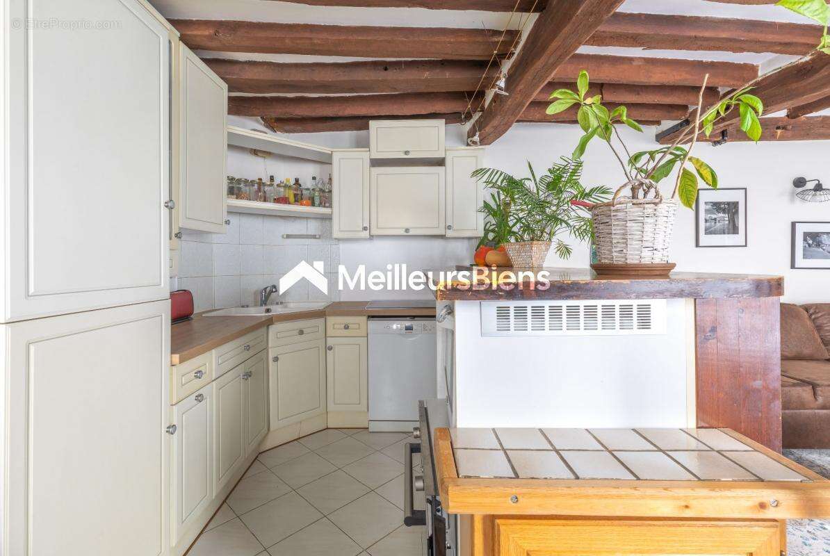 Appartement à PARIS-1E