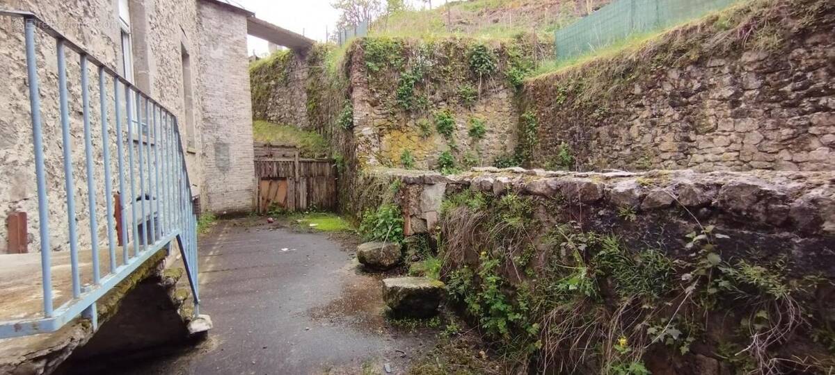 Appartement à LA SEAUVE-SUR-SEMENE