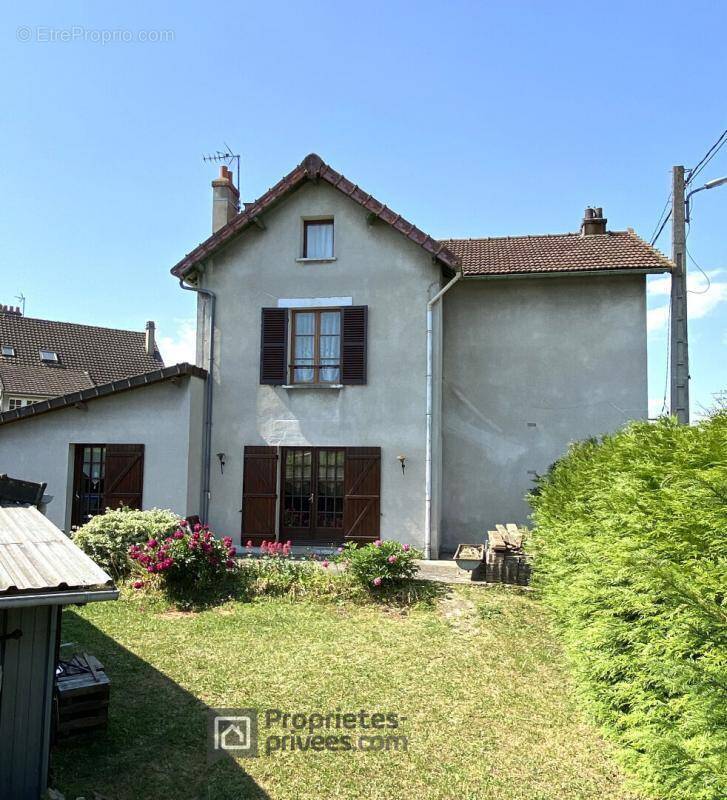 Maison à VARENNES-SUR-SEINE