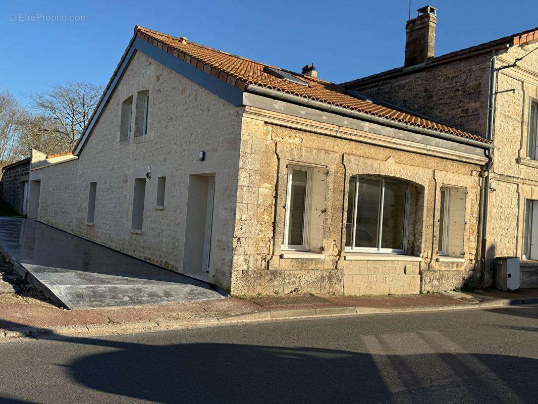 Maison à GOND-PONTOUVRE