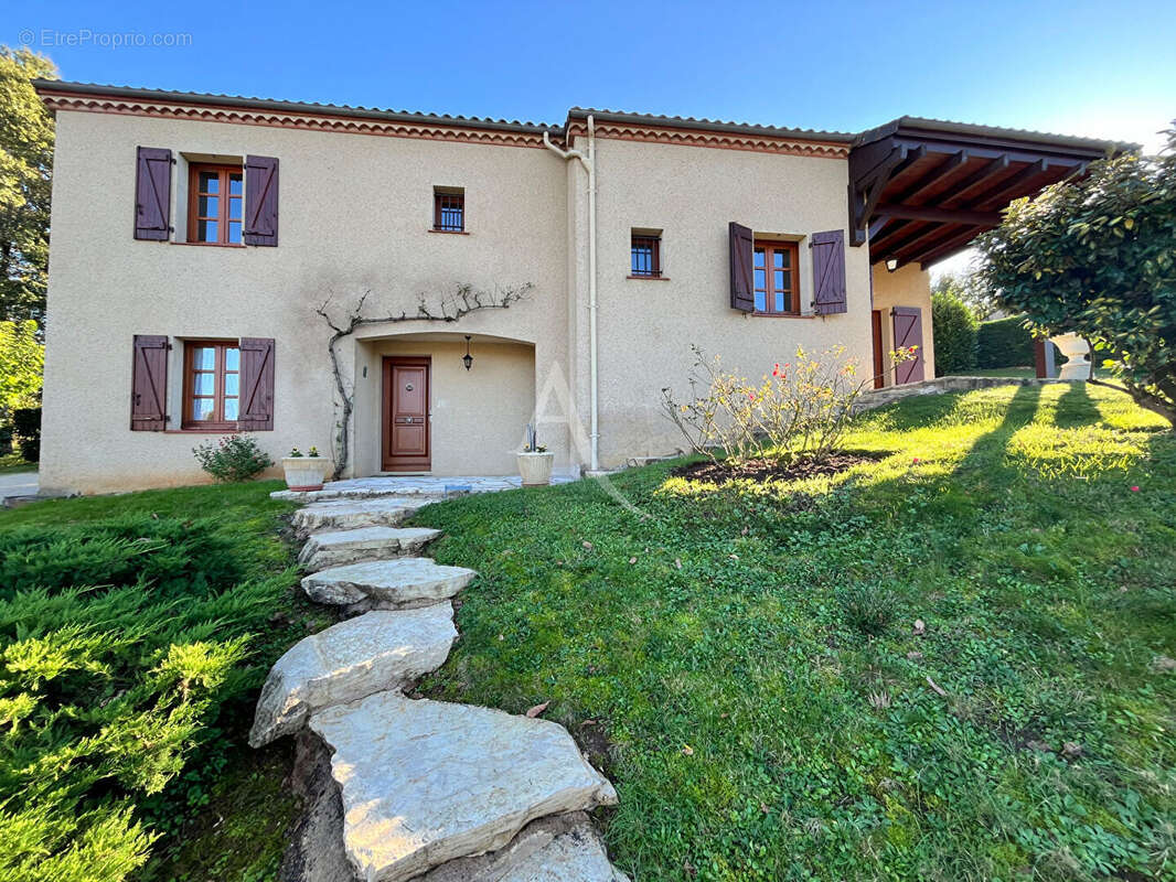 Maison à PUY-L&#039;EVEQUE