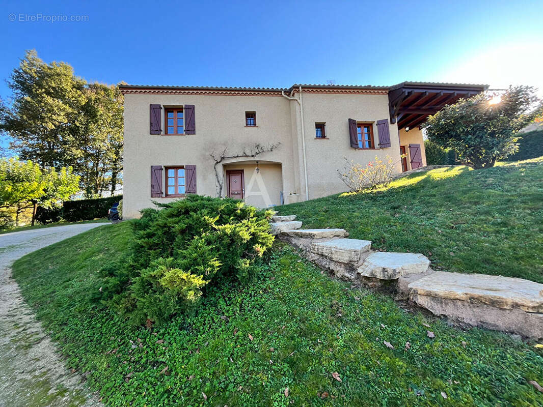 Maison à PUY-L&#039;EVEQUE