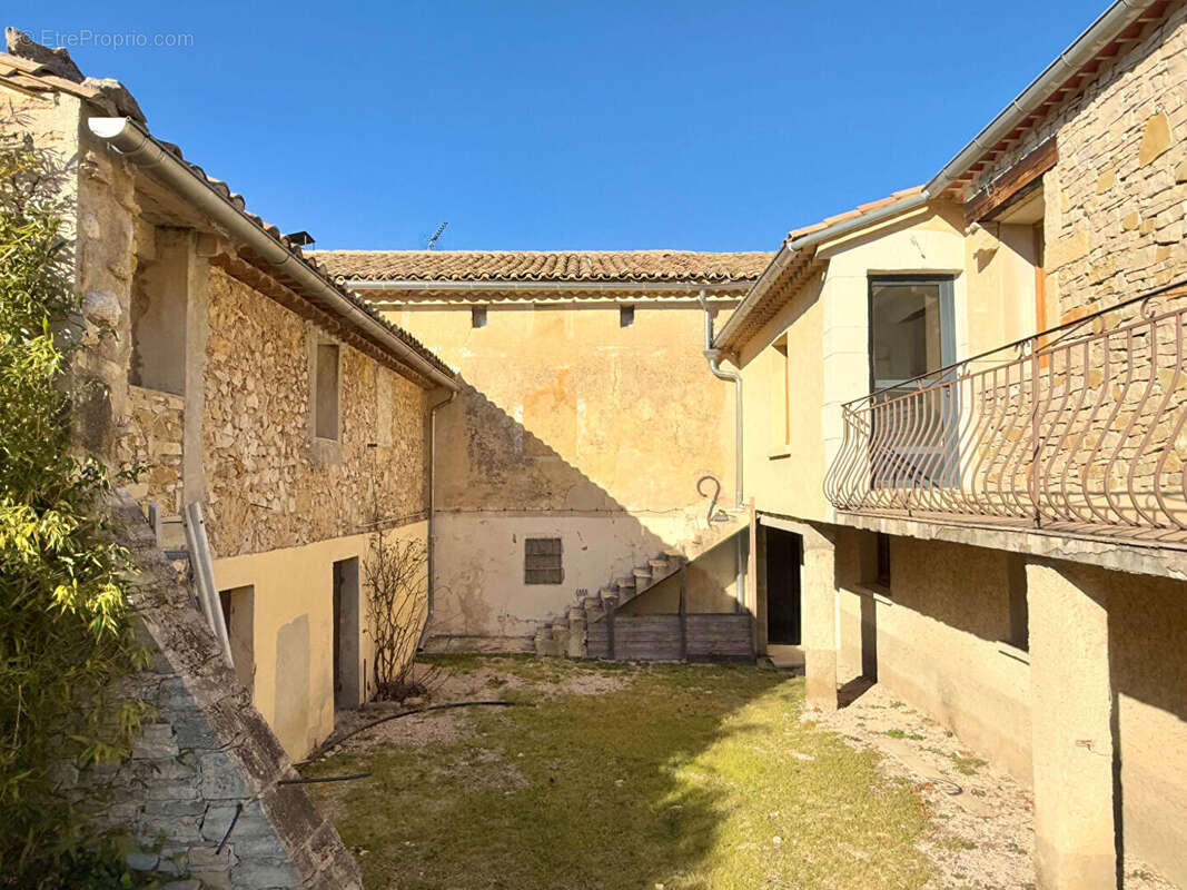 Maison à VAISON-LA-ROMAINE