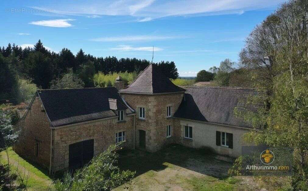 Maison à ROUFFIGNAC-SAINT-CERNIN-DE-REILHAC