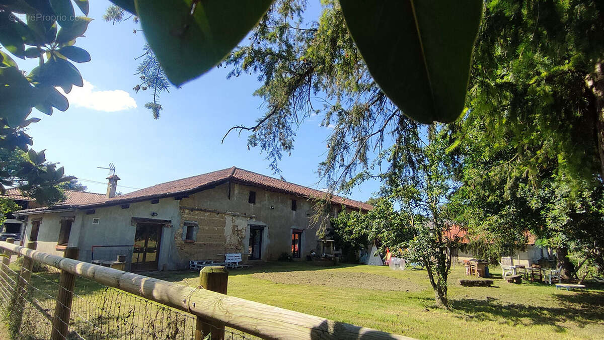 Maison à CHATILLON-SUR-CHALARONNE