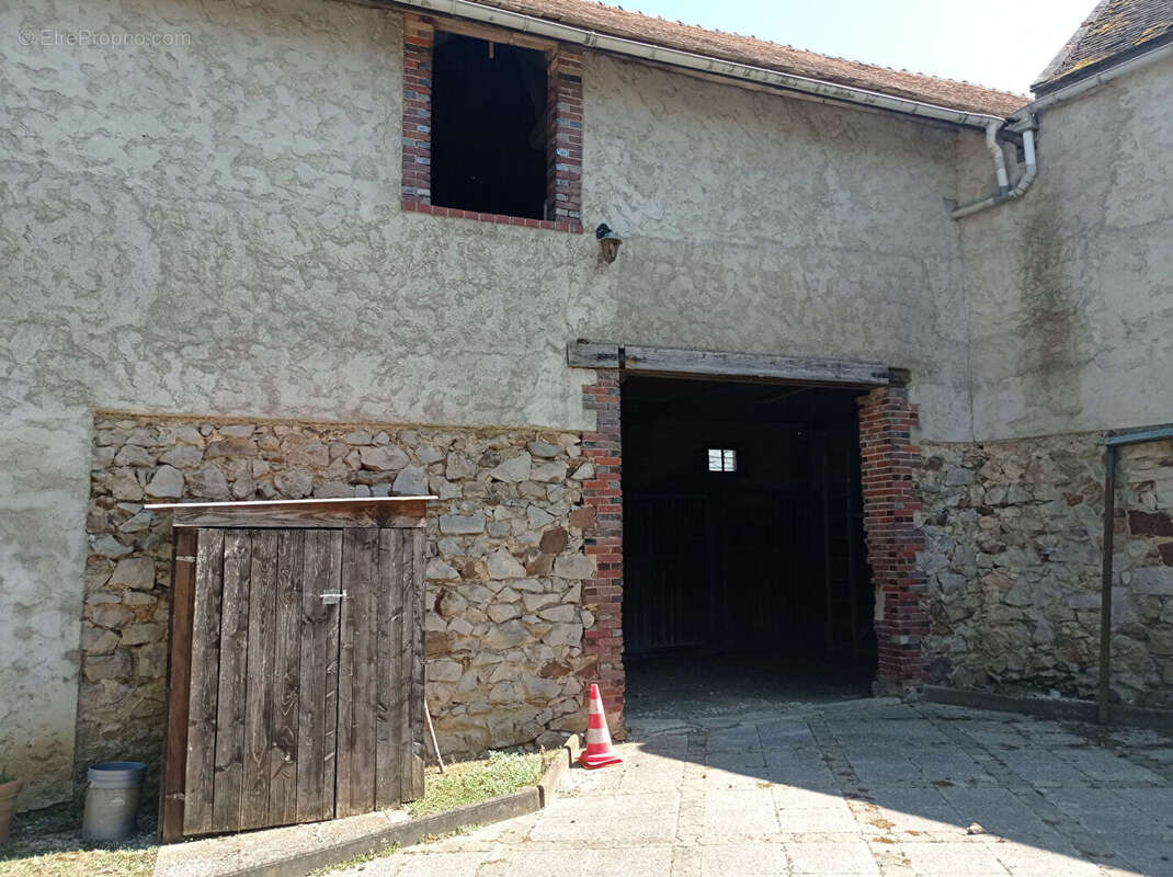 Maison à PONT-SUR-YONNE