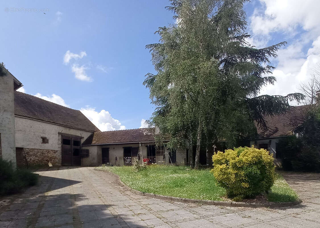 Maison à PONT-SUR-YONNE