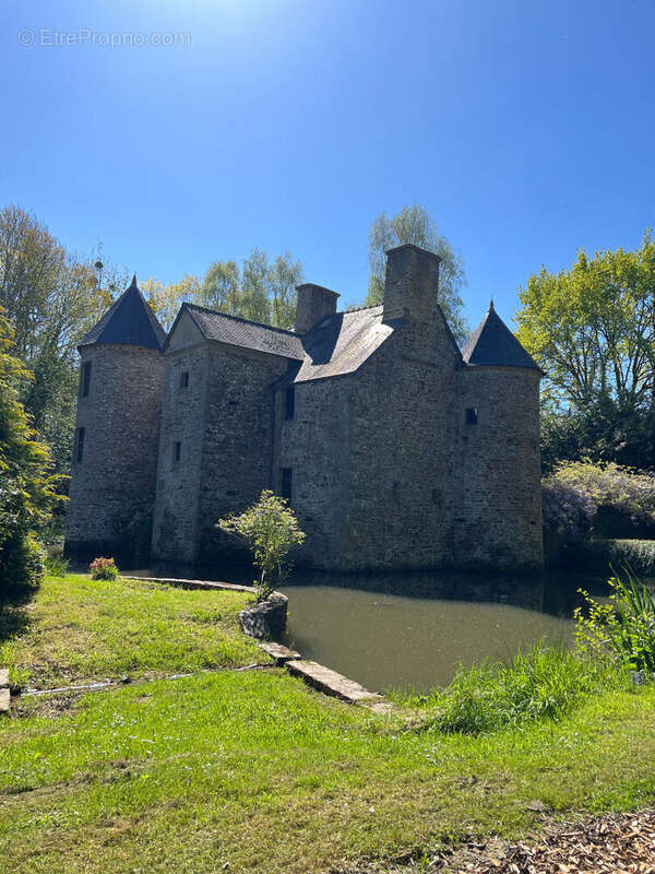 Maison à SAINT-HILAIRE-DU-HARCOUET