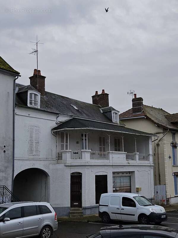 Appartement à BRIENON-SUR-ARMANCON