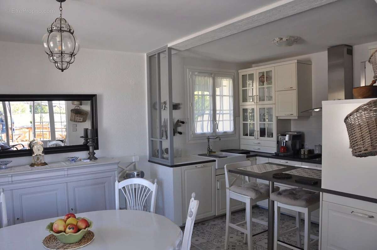 Appartement à SAINT-CYR-SUR-MER