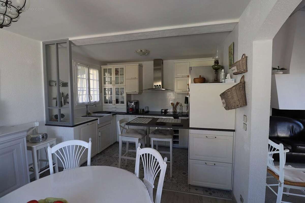 Appartement à SAINT-CYR-SUR-MER