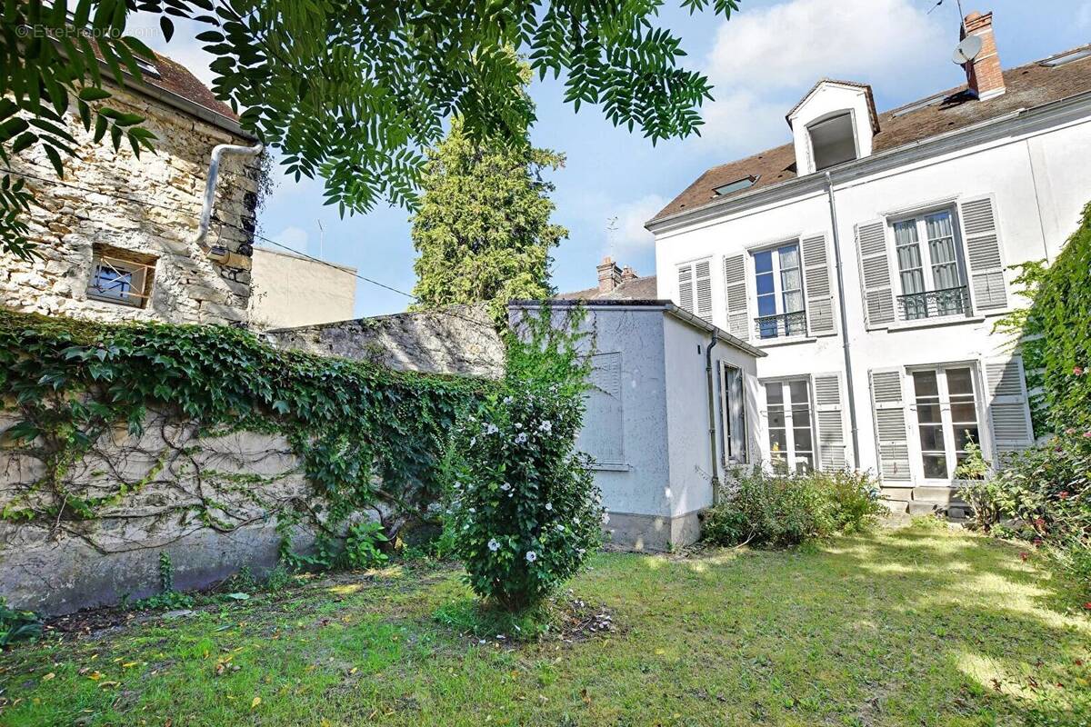 Maison à FONTAINEBLEAU