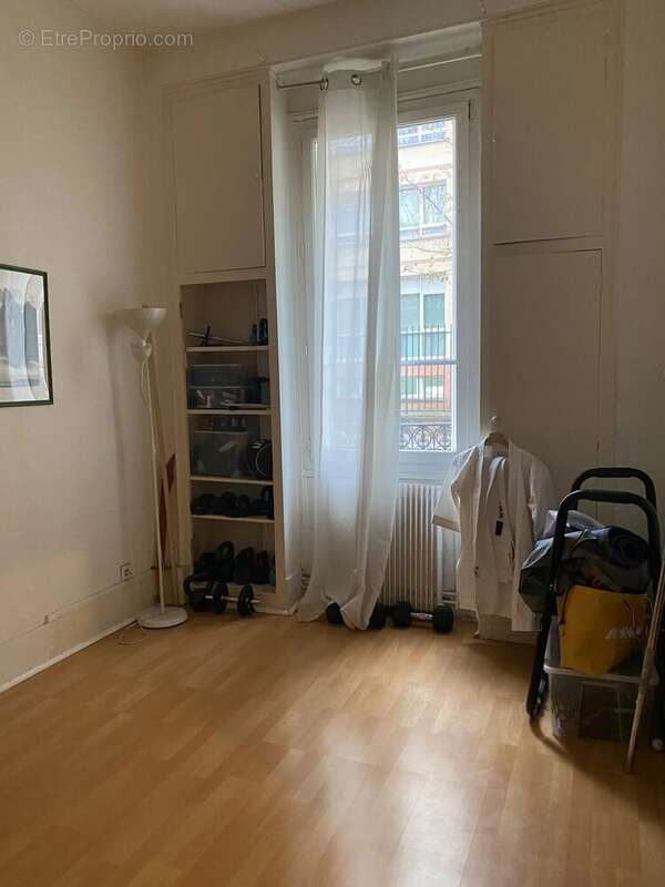 Appartement à PARIS-14E