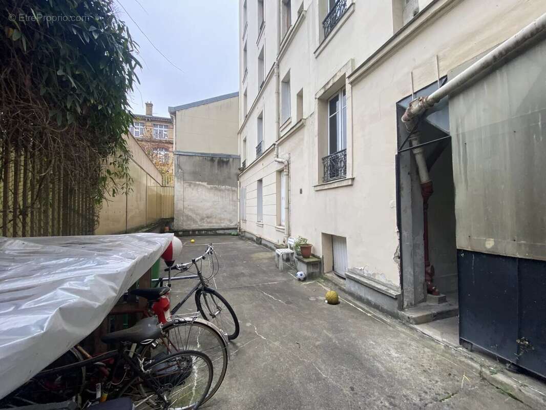 Appartement à PARIS-14E