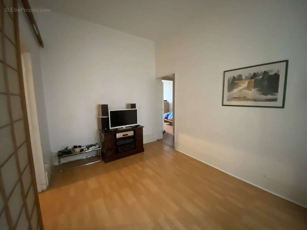 Appartement à PARIS-14E