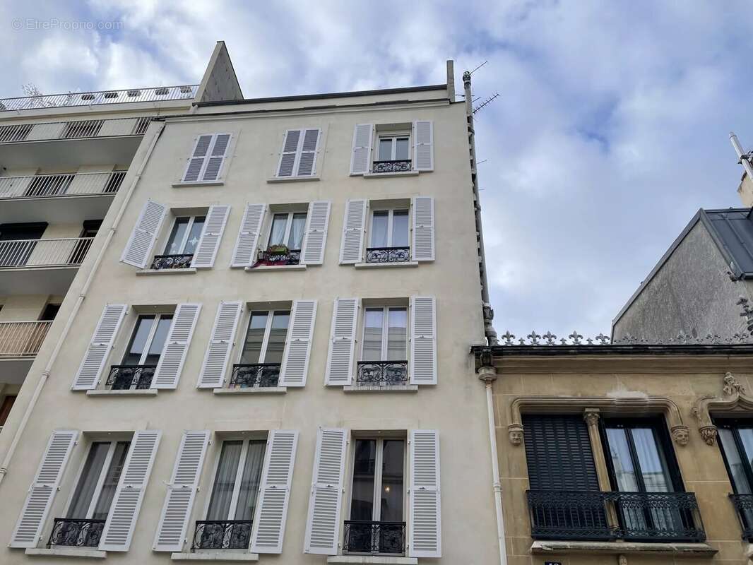 Appartement à PARIS-14E