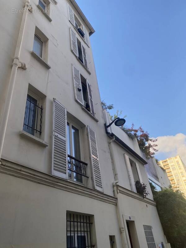 Appartement à PARIS-14E