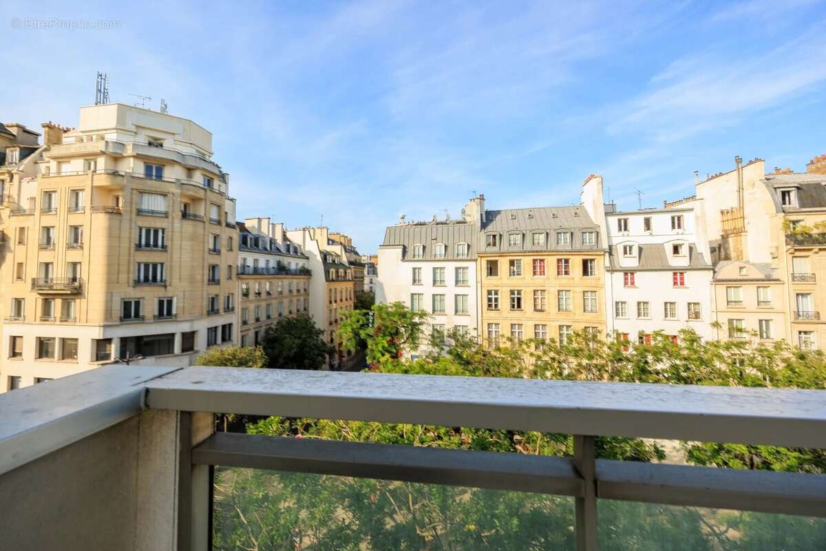 Appartement à PARIS-3E