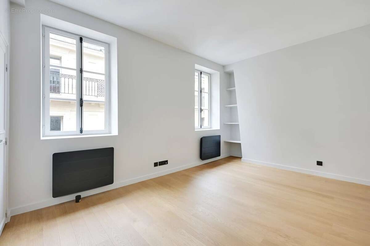 Appartement à PARIS-2E