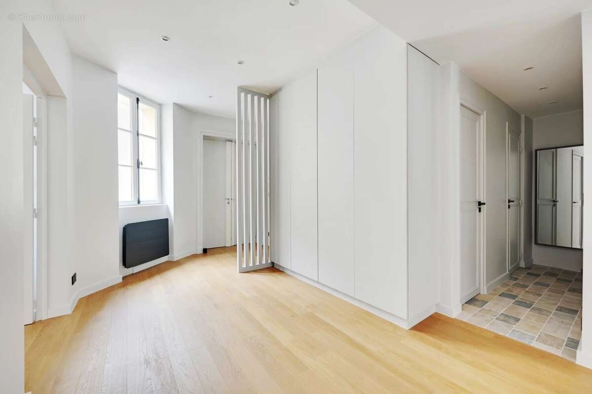 Appartement à PARIS-2E