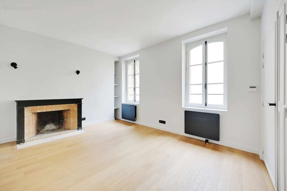 Appartement à PARIS-2E