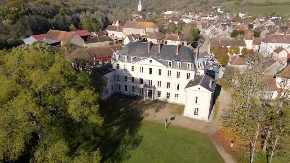 Maison à L&#039;ISLE-SUR-SEREIN