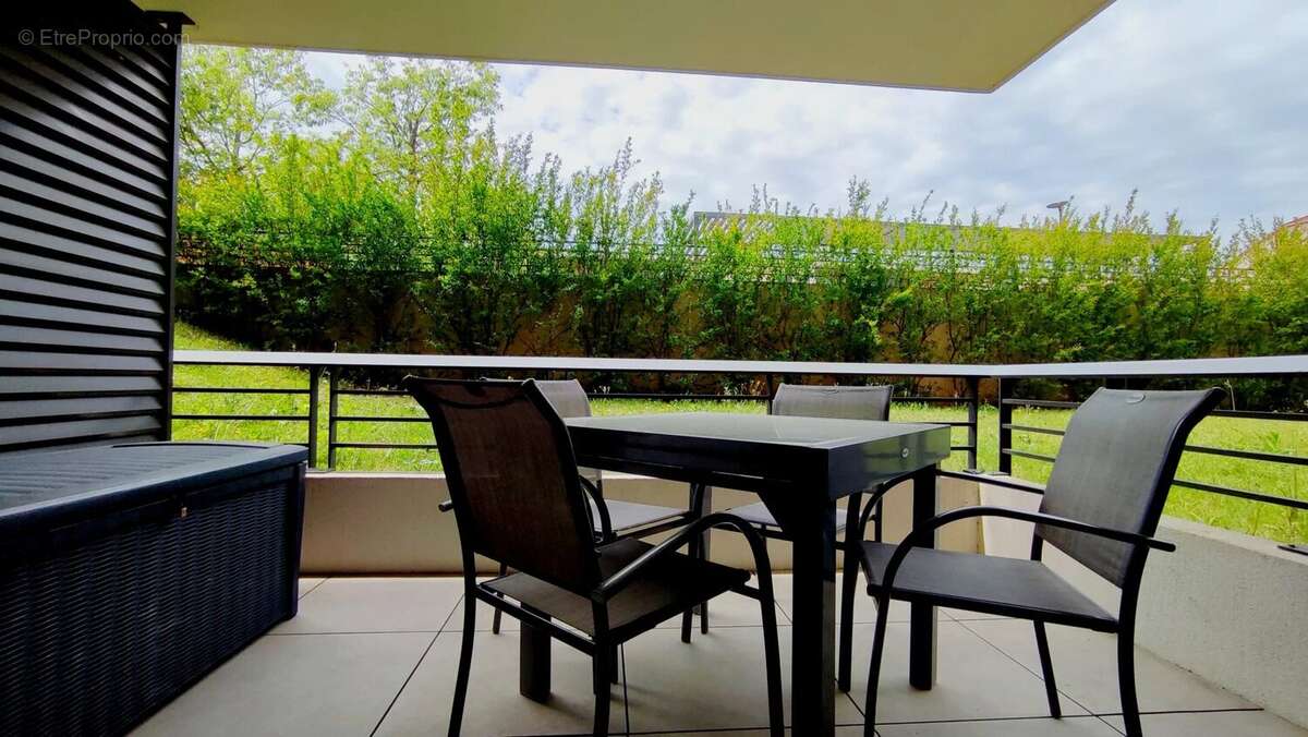 Appartement à ROQUEBRUNE-SUR-ARGENS