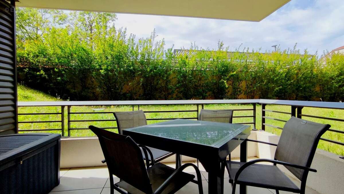 Appartement à ROQUEBRUNE-SUR-ARGENS