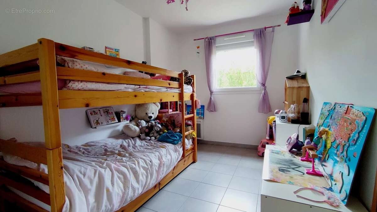 Appartement à ROQUEBRUNE-SUR-ARGENS