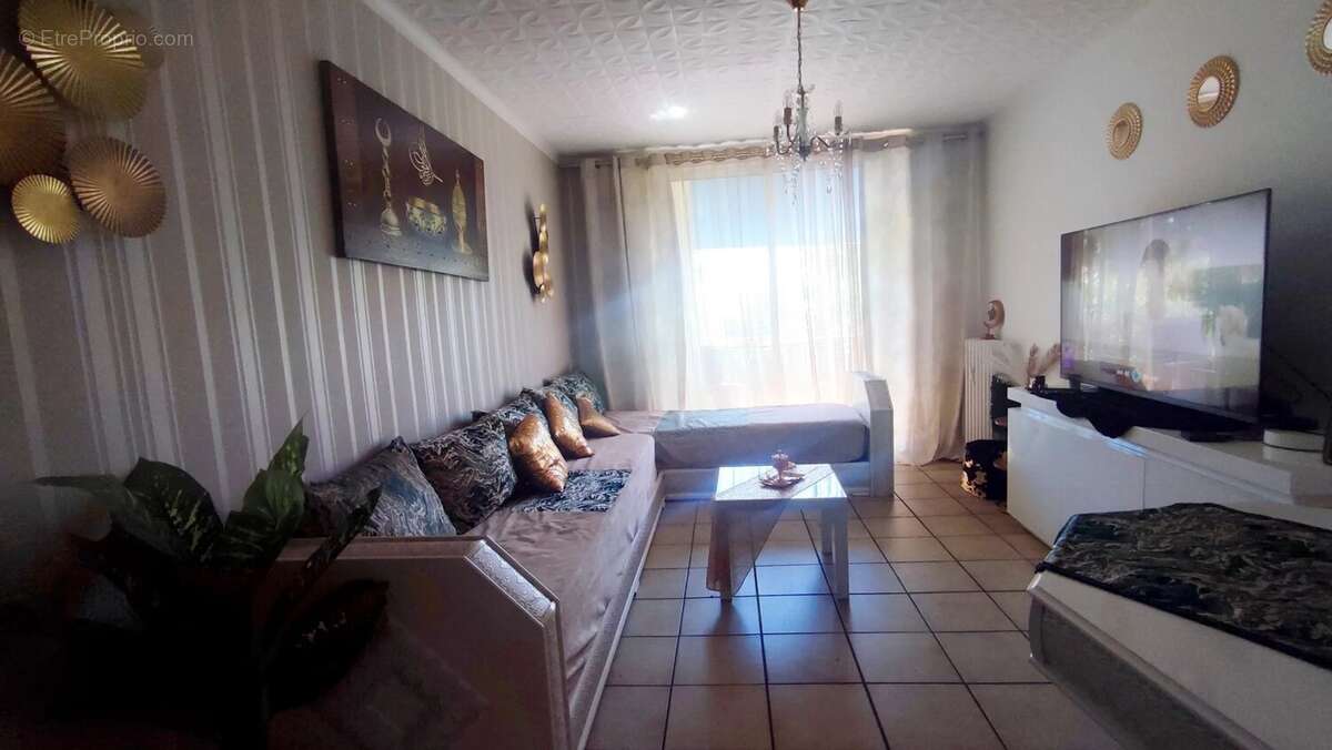 Appartement à FREJUS