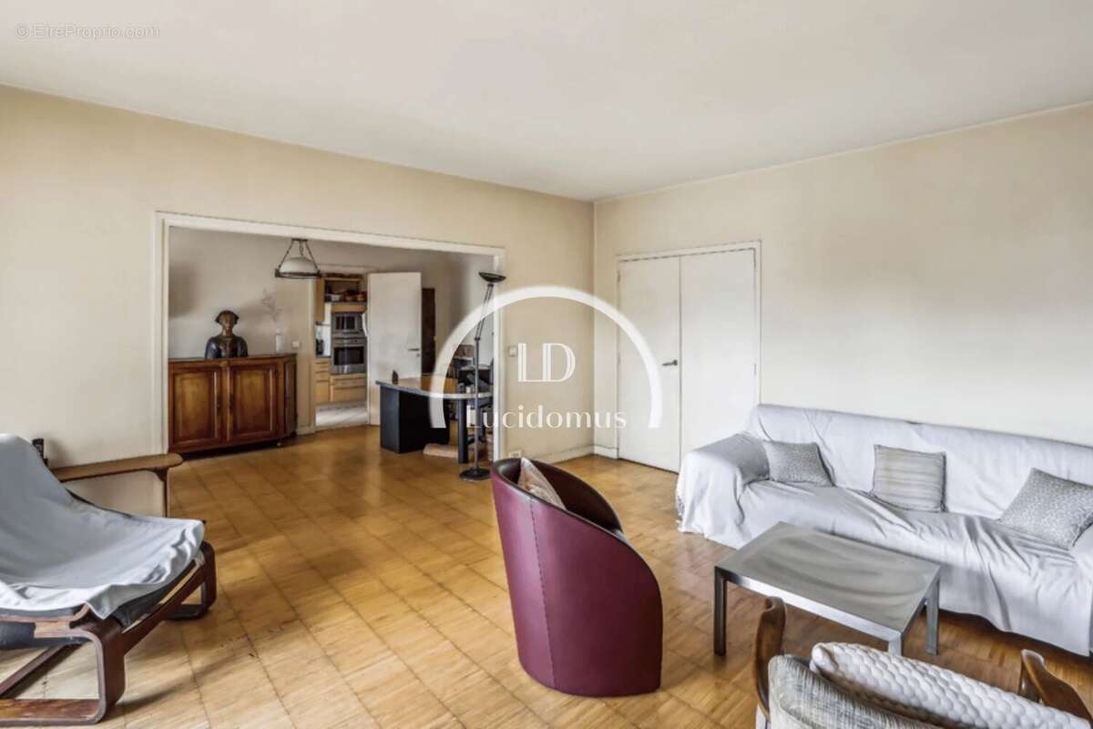 Appartement à PARIS-7E