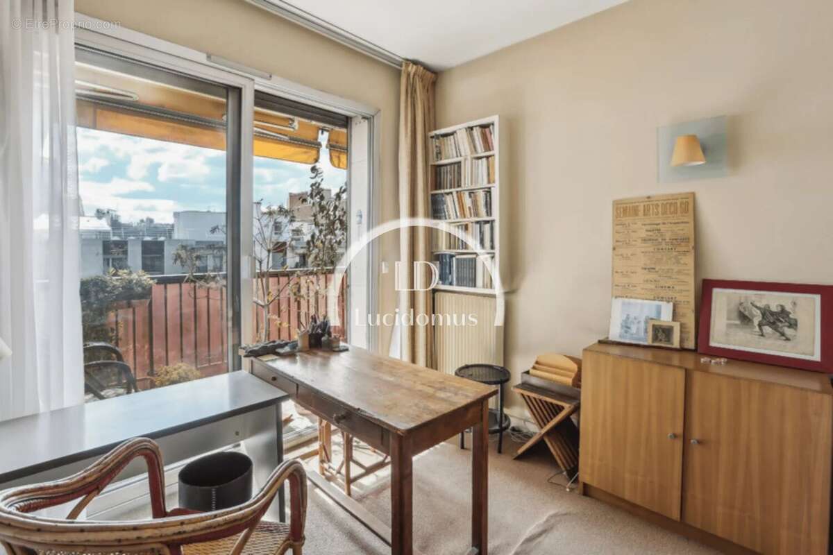 Appartement à PARIS-7E