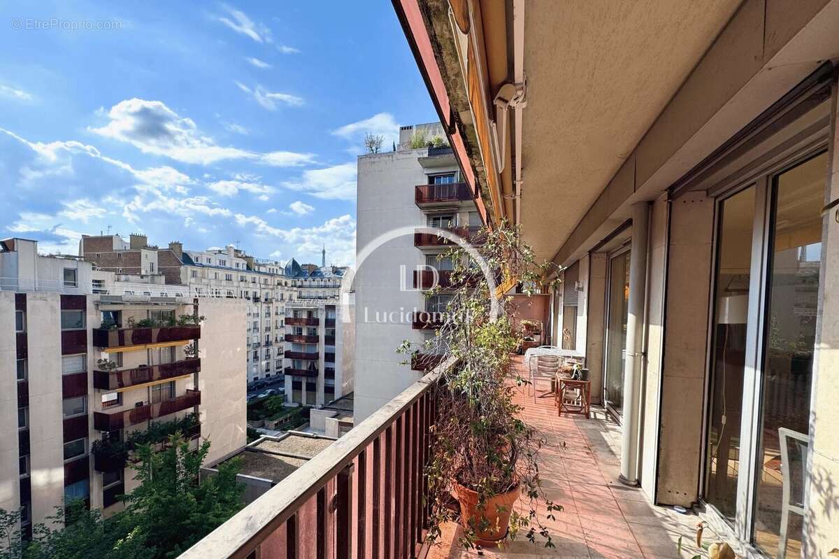 Appartement à PARIS-7E