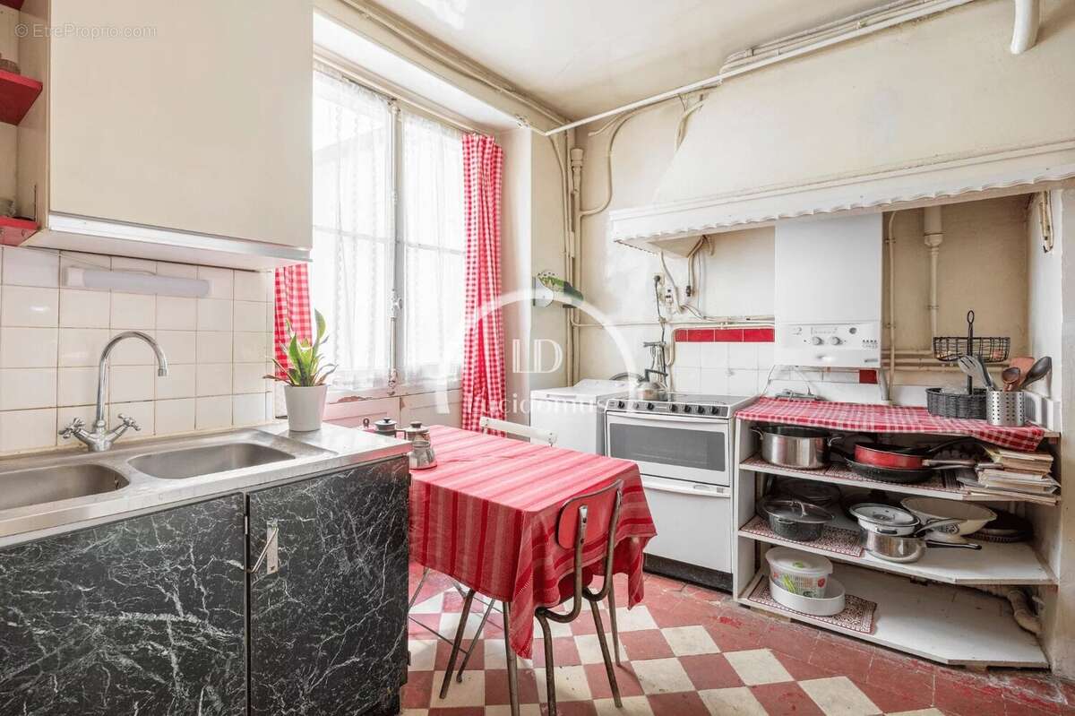 Appartement à PARIS-7E