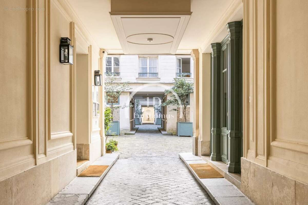 Appartement à PARIS-7E