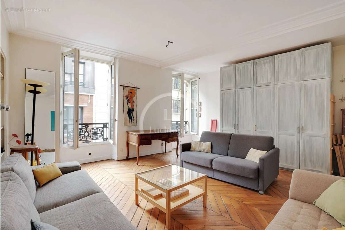 Appartement à PARIS-10E