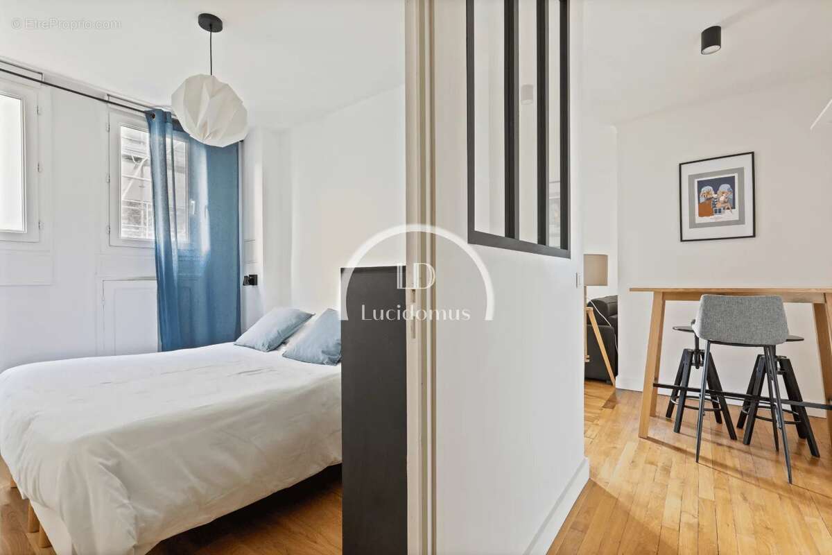 Appartement à PARIS-10E